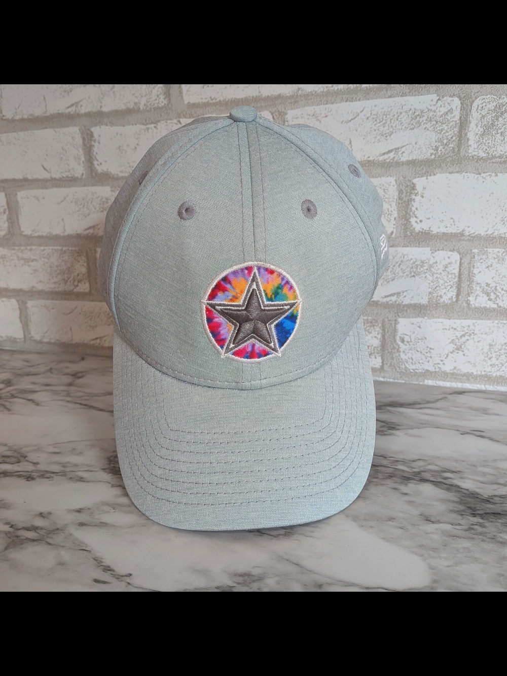 New Era 9FORTY Dallas Cowboys NFL Crucial Catch Intercept Cancer Snapback Hat